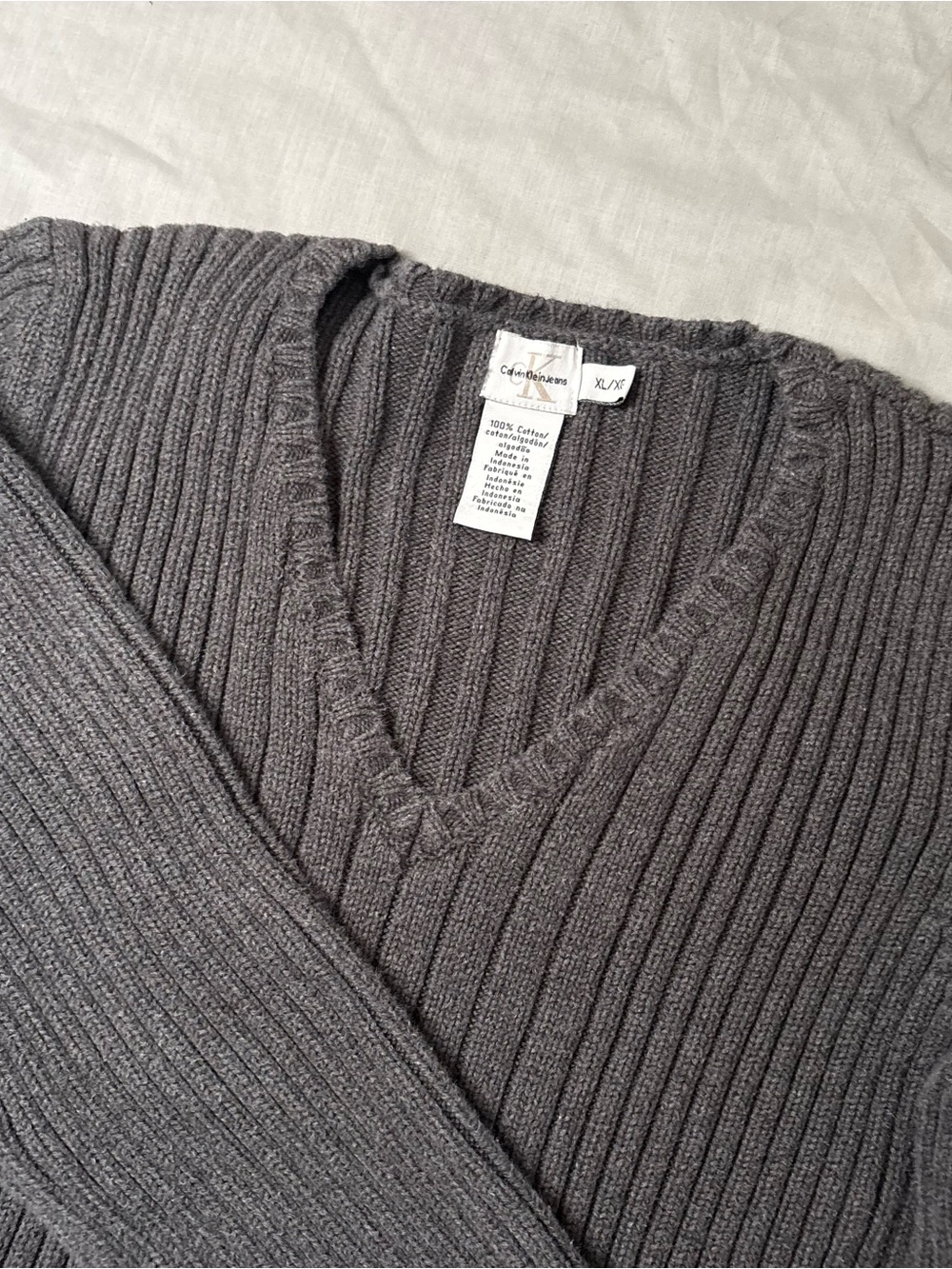 Calvin Klein Women’s Gray Ribbed V-Neck Sweater Size XL